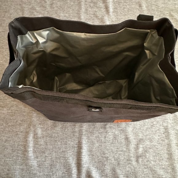 CLEVER PINKPHIN multi-purpose car trashcan/storage, hang on headrest, waterproof - Picture 3 of 4